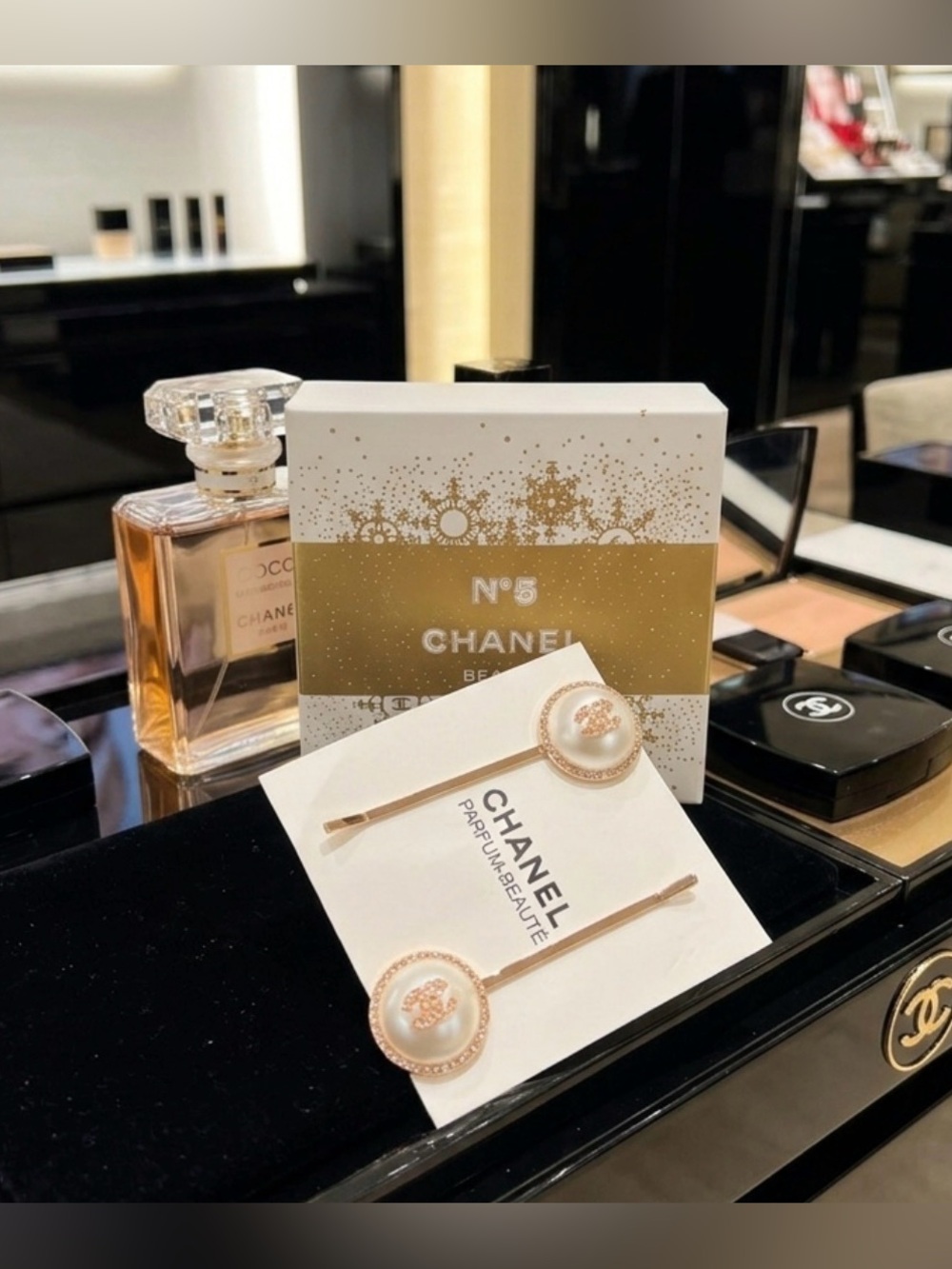 Chanel Hair hair accessories GWP, Faux Pearl & Rhinestone Hair Pins NIB AMAZING🌸